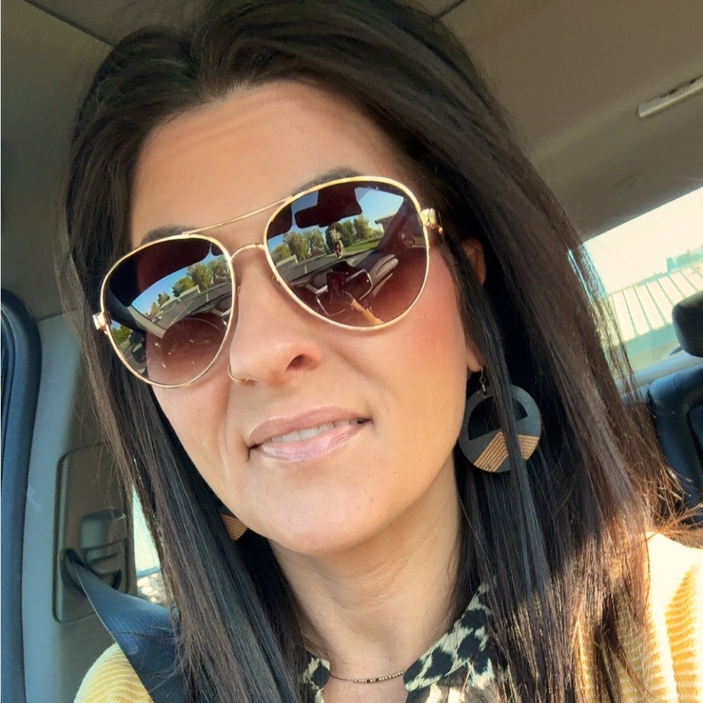 Meet your Posher, Cyndi